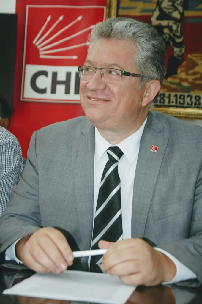 Dr Kemal Demirkirkan-3