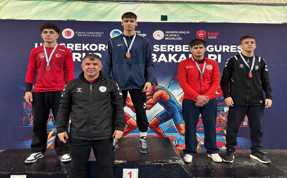 Afyonlu genç güreşçiler Türkiye Şampiyonası’na katılacak