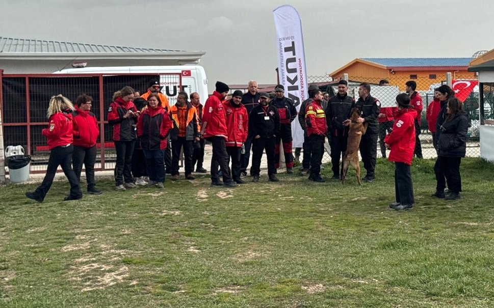 KÖPEKLER AFYON'DA SINAVA GİRDİ