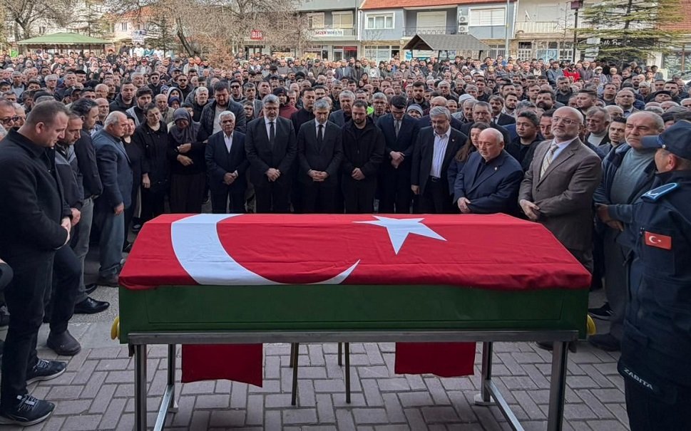 AK Parti ilçe başkanı toprağa verildi