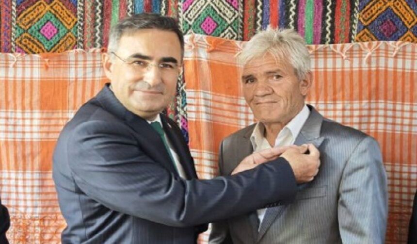 Afyon'da 45 yıllık CHP'li AK Parti'ye katıldı