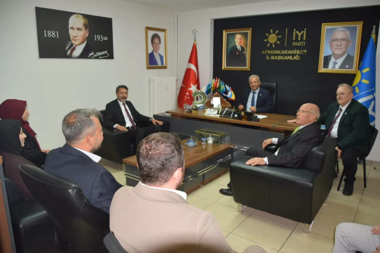 Ak Parti'den Siyasi Partilere Bayram Ziyareti 3
