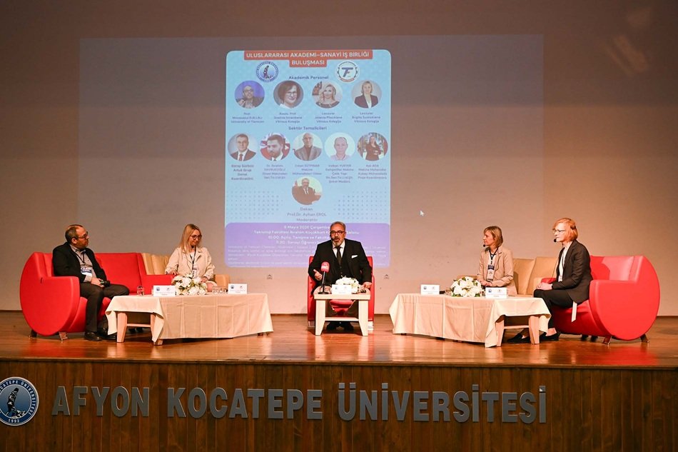 Akademi Sanayi Temsilcileri