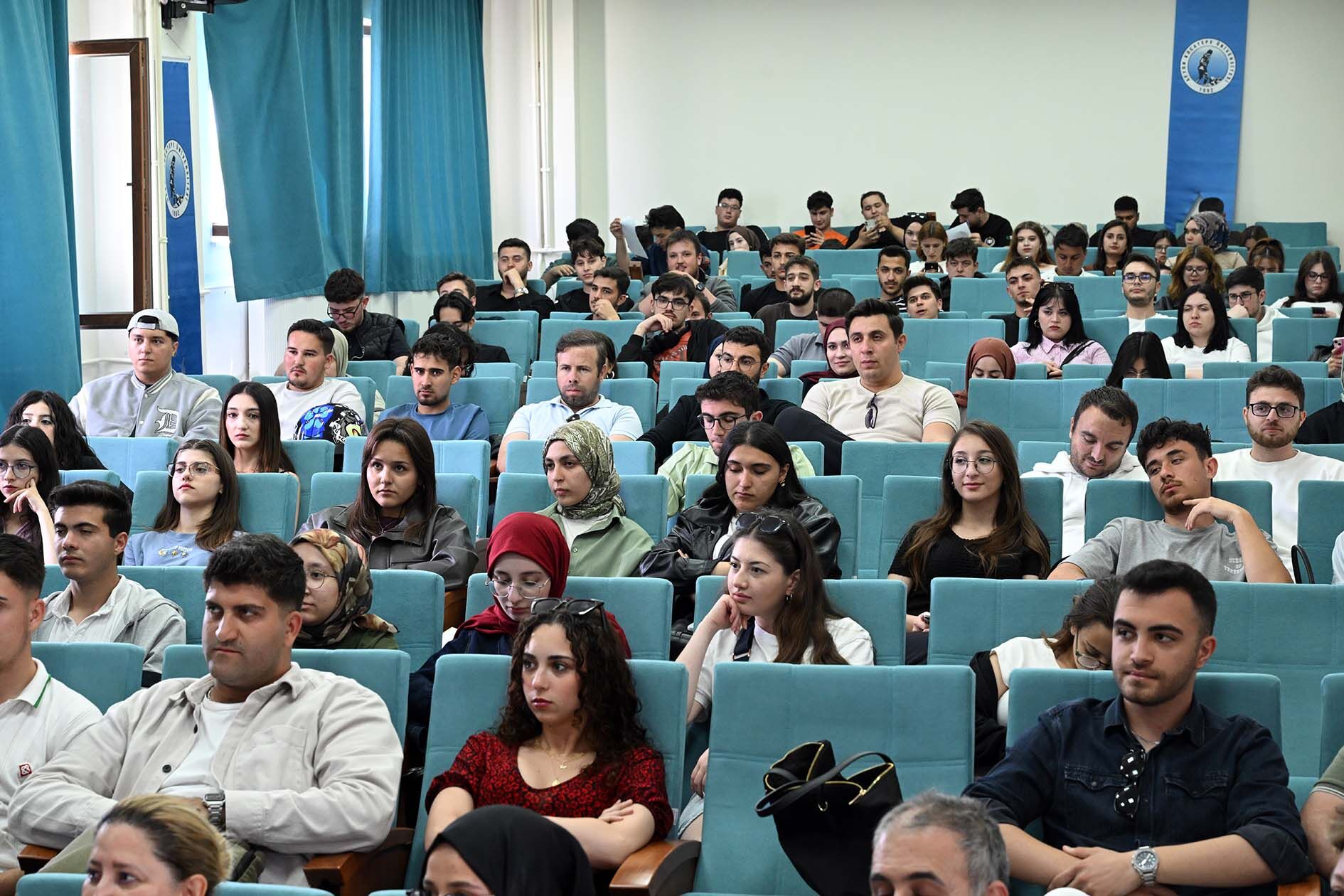 Akü Teknoloji̇ Zi̇rvesi̇ 3