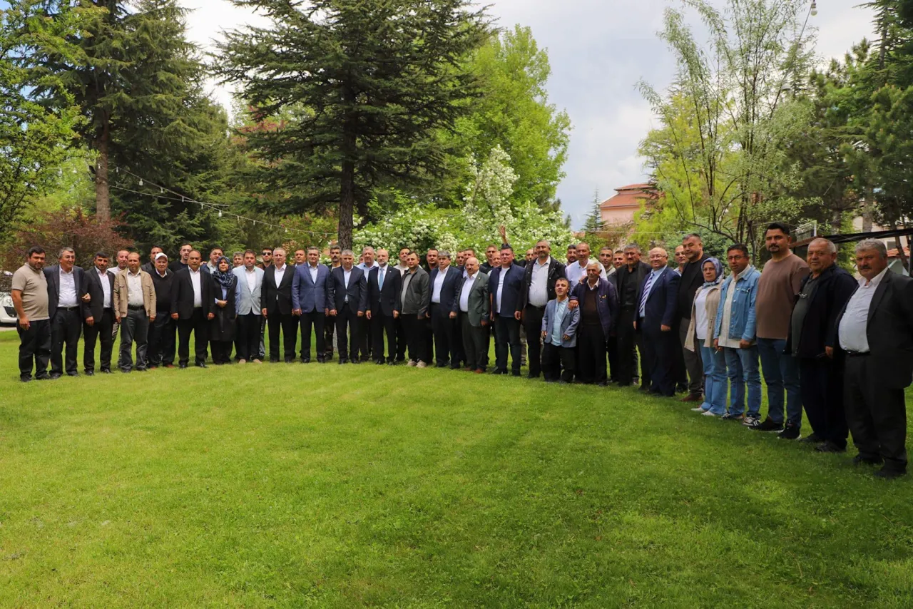 Çobanlar Ak Parti Teşkilatı Bayramın Coşkusunu Birlikte Paylaştı 5