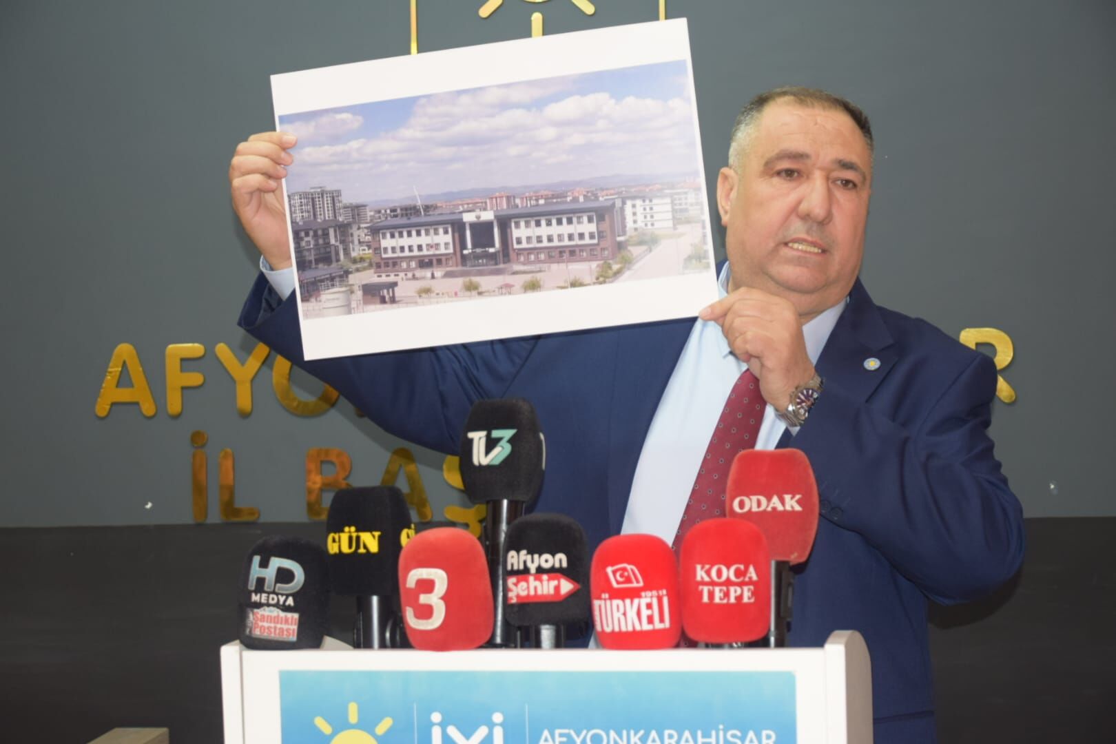 Iyi Parti 2-1