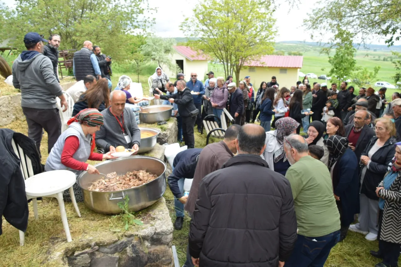 Iyi Parti 8