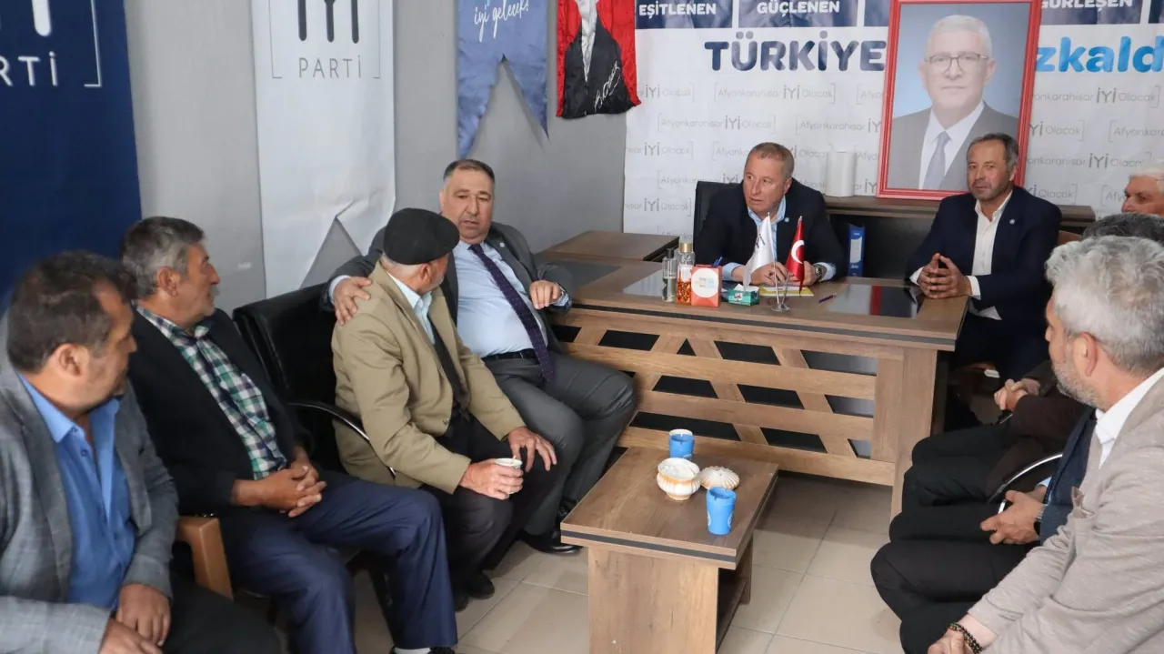İyi̇ Parti Sinanpaşa'da Kurban Bayramı Coşkusu 4