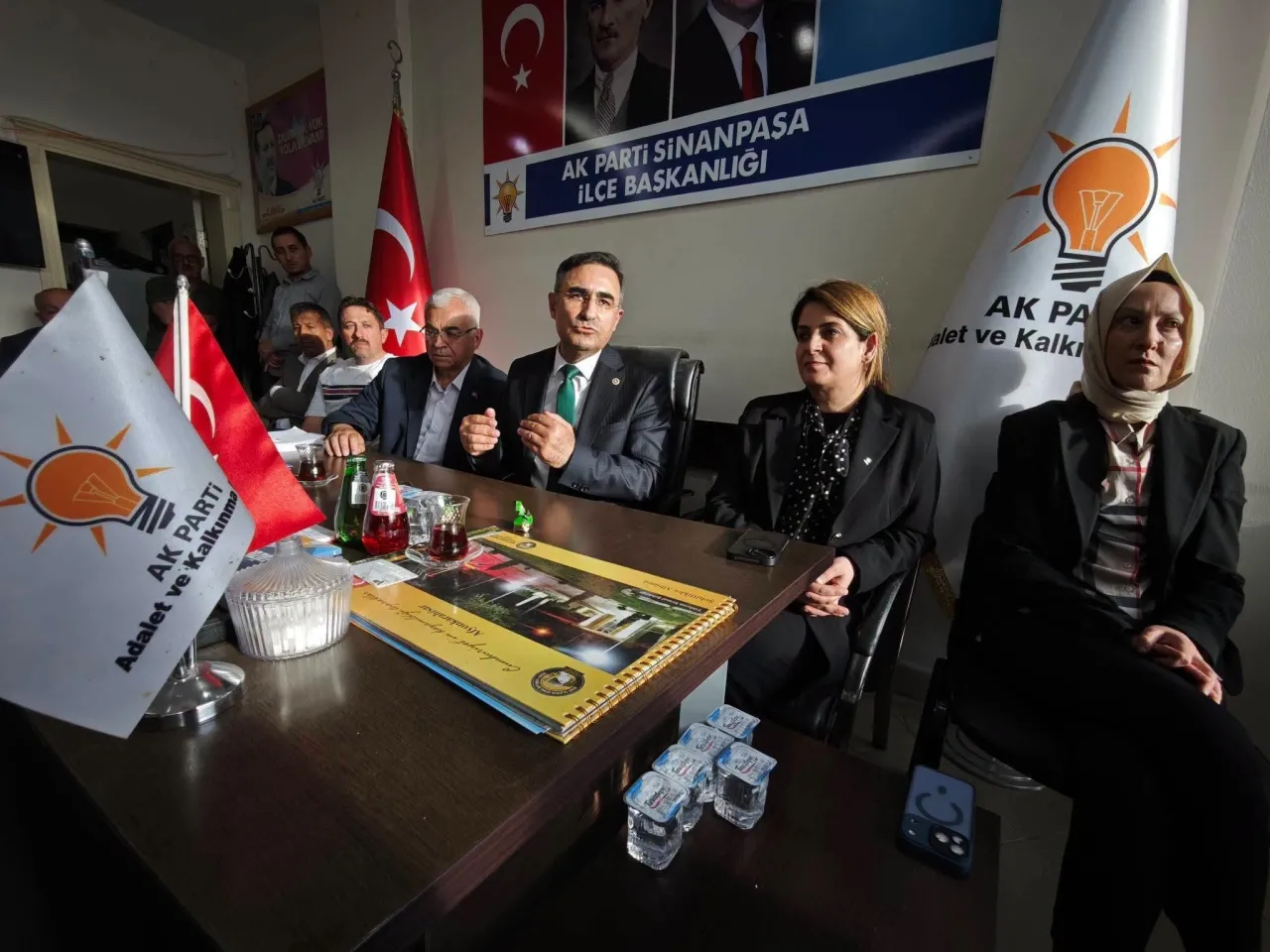 Milletvekili Hasan Arslan’ın Katılımıyla Sinanpaşa Ak Parti’de Bayramlaşma 4