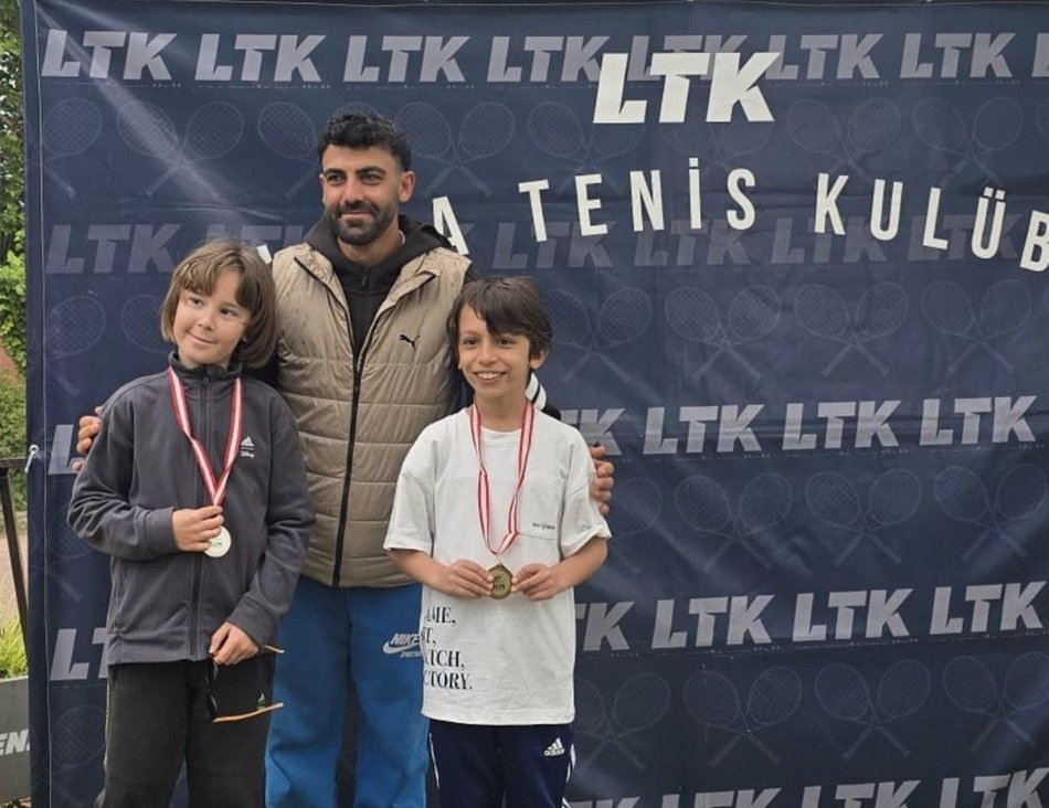 Şampiyon Minik Raketler