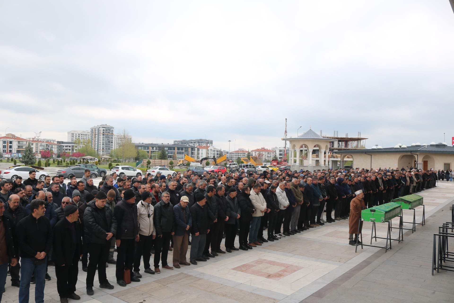 Tahir Yeter Son Yolculuğuna Gözyaşlarıyla Uğurlandı (4)