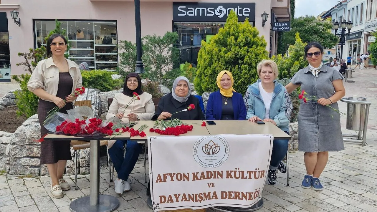 Afyon Kadın Kültür Derneği Babaları Unutmadı 1