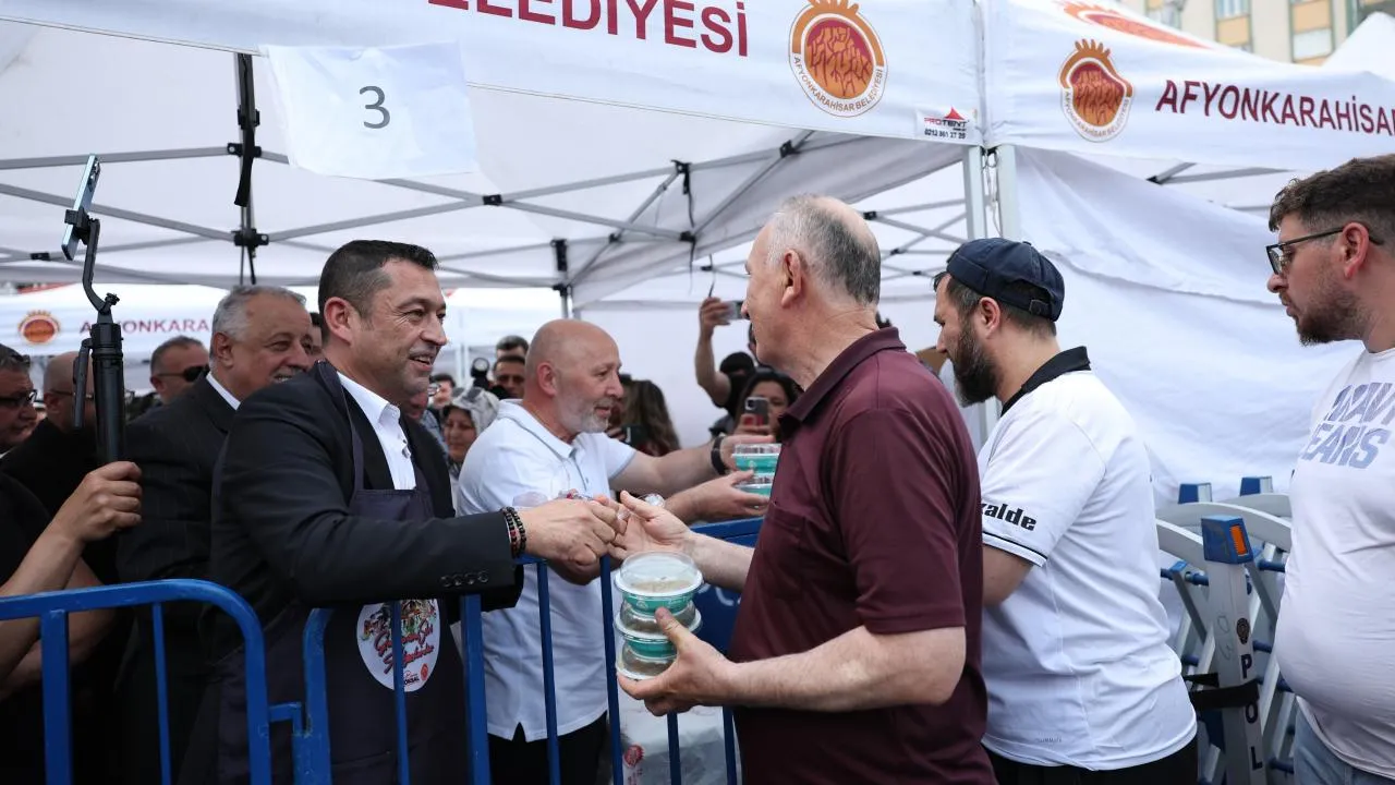 Afyon’da Kırk Hatimli Aşure Dağıtıldı (1)-1