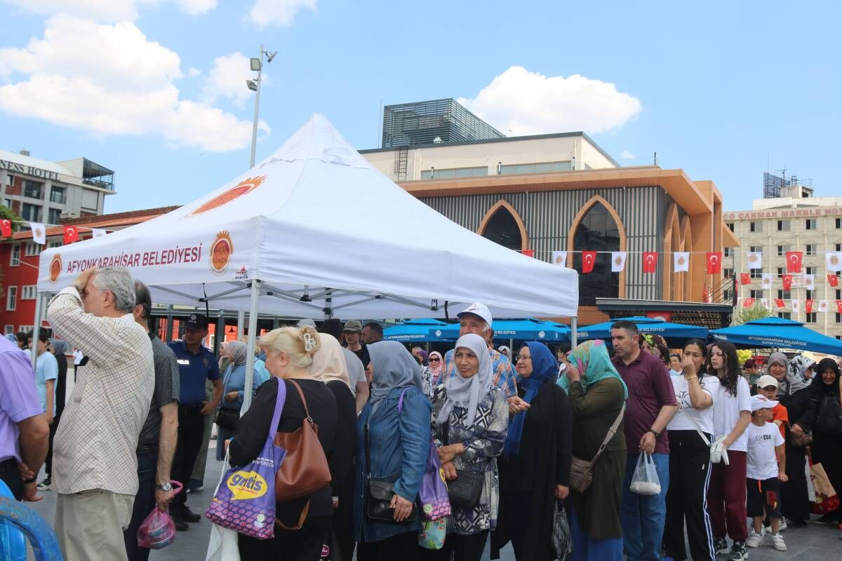 Afyon’da Kırk Hatimli Aşure Dağıtıldı (1)