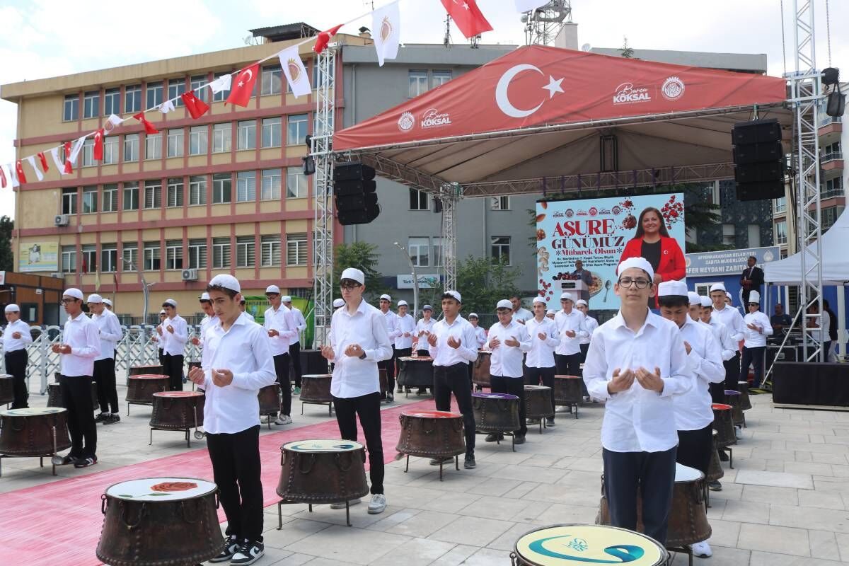 Afyon’da Kırk Hatimli Aşure Dağıtıldı (2)