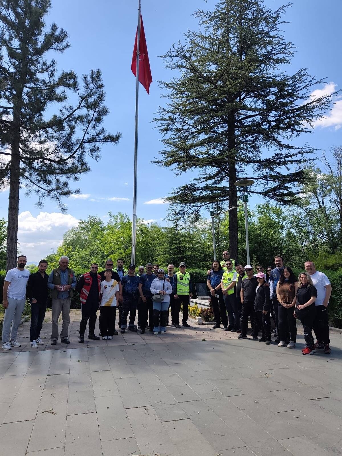 Afyonlu Motosiklet Tutkunları Öğrencilere Verdiği Sözü Tuttu (1)