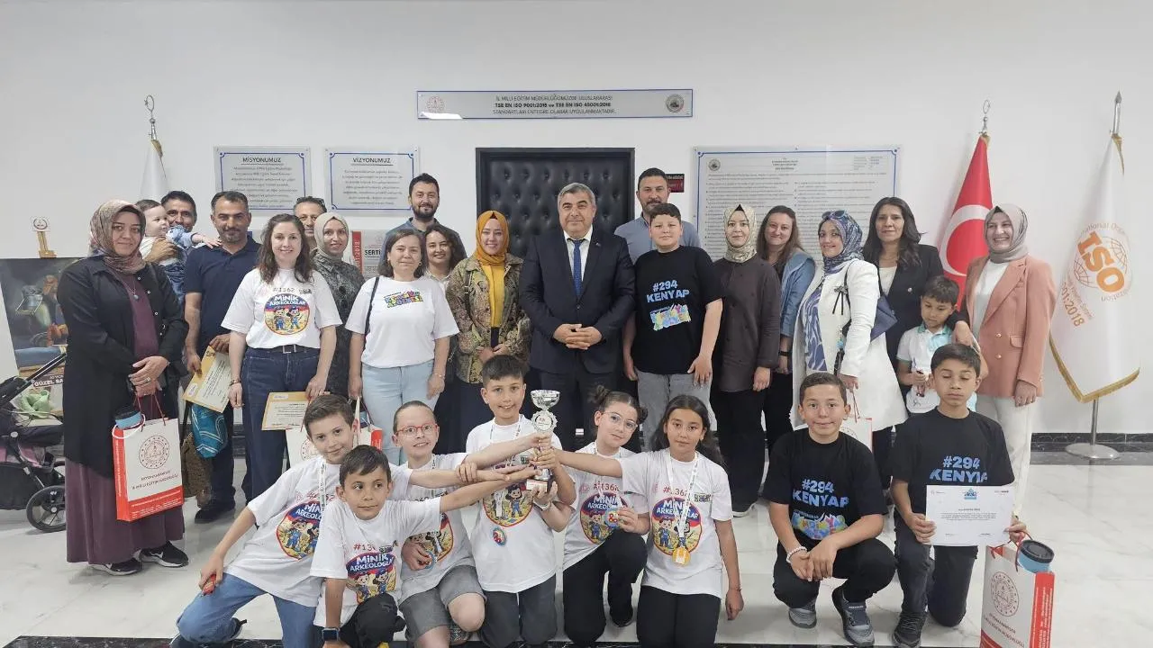 Afyonlu Öğrencilerden Robotikte Gururlandıran Başarı 6
