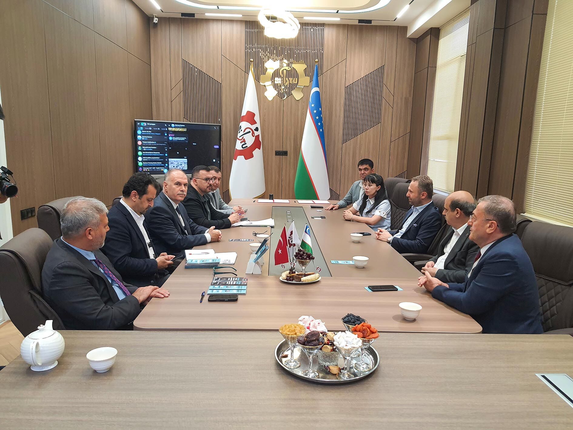 Akü Uluslararası Ağını Büyütüyor 6