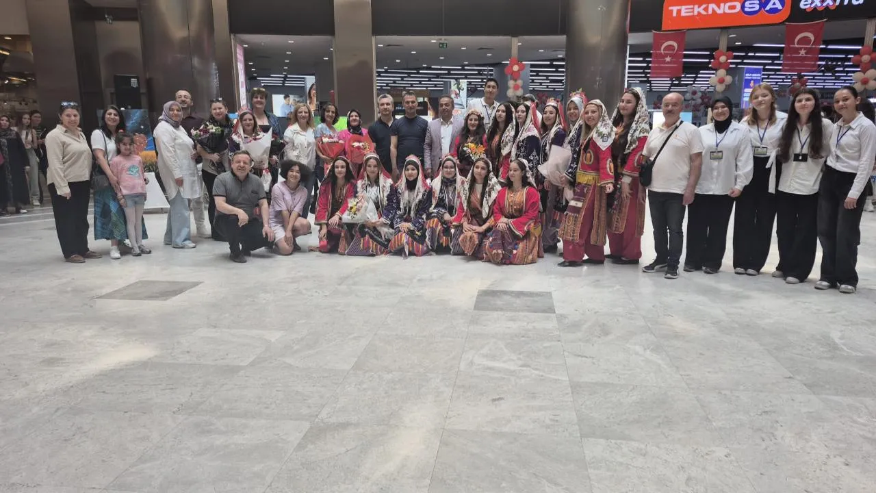 Anadolu Kadınları Ve Türk Motifleri Sergisi Açıldı 1