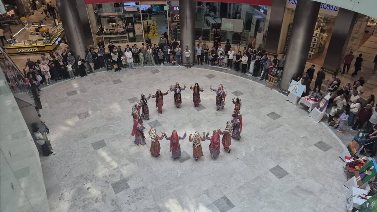 Anadolu Kadınları Ve Türk Motifleri Sergisi Açıldı 2
