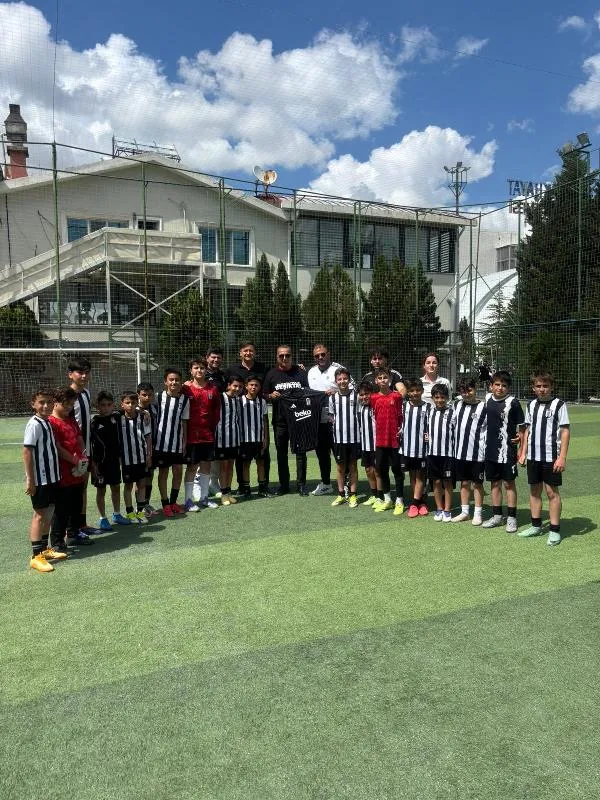 Beşiktaşlı Efsaneler Genç Yeteneklerle Buluştu 3
