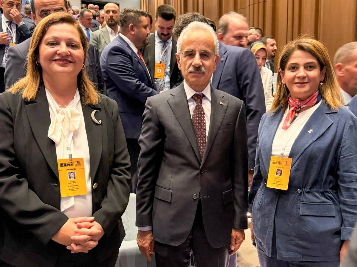 Burcu Köksal Ak Parti İl Başkanları Toplantısında (1)