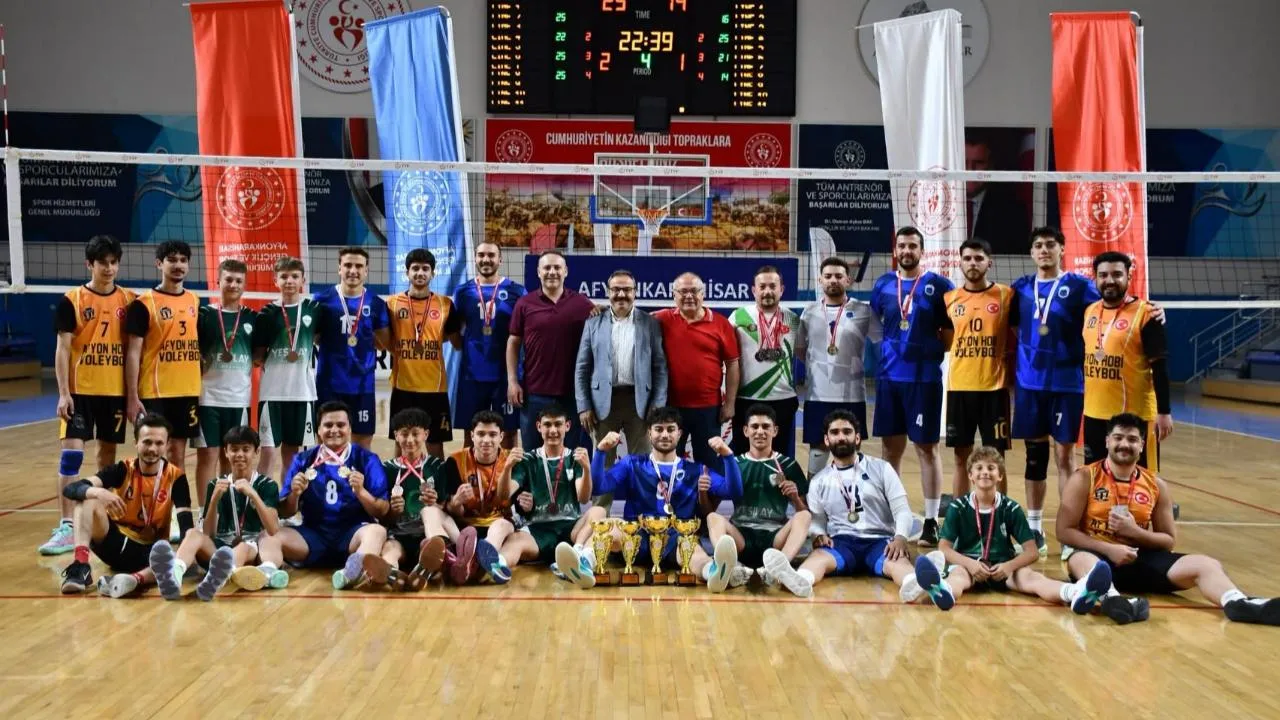 Büyük Erkekler Voleybol Müsabakaları Tamamlandı 1