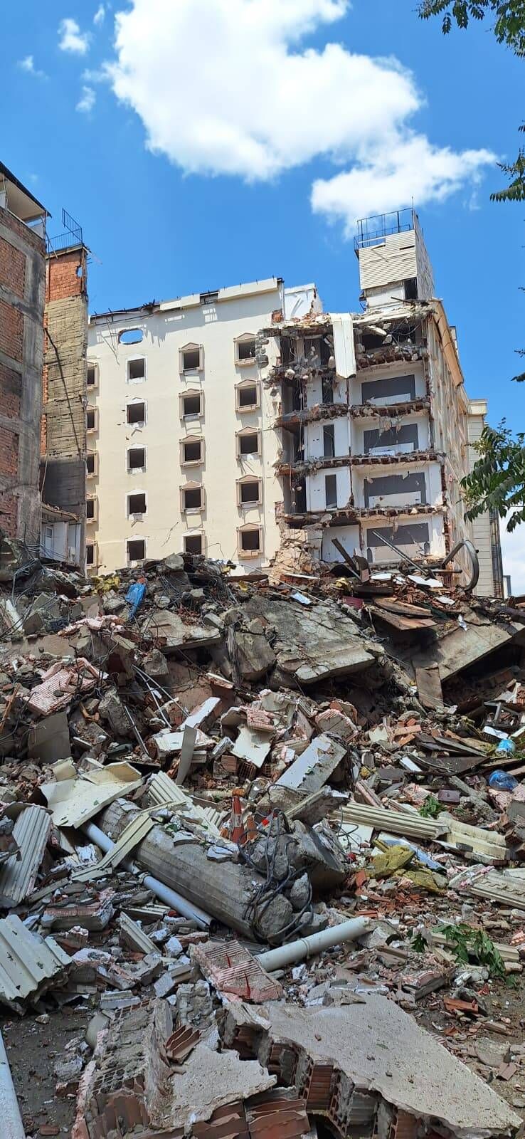 Cakmak Otel Coktu Korku Dolu Anlar Yasandi 4