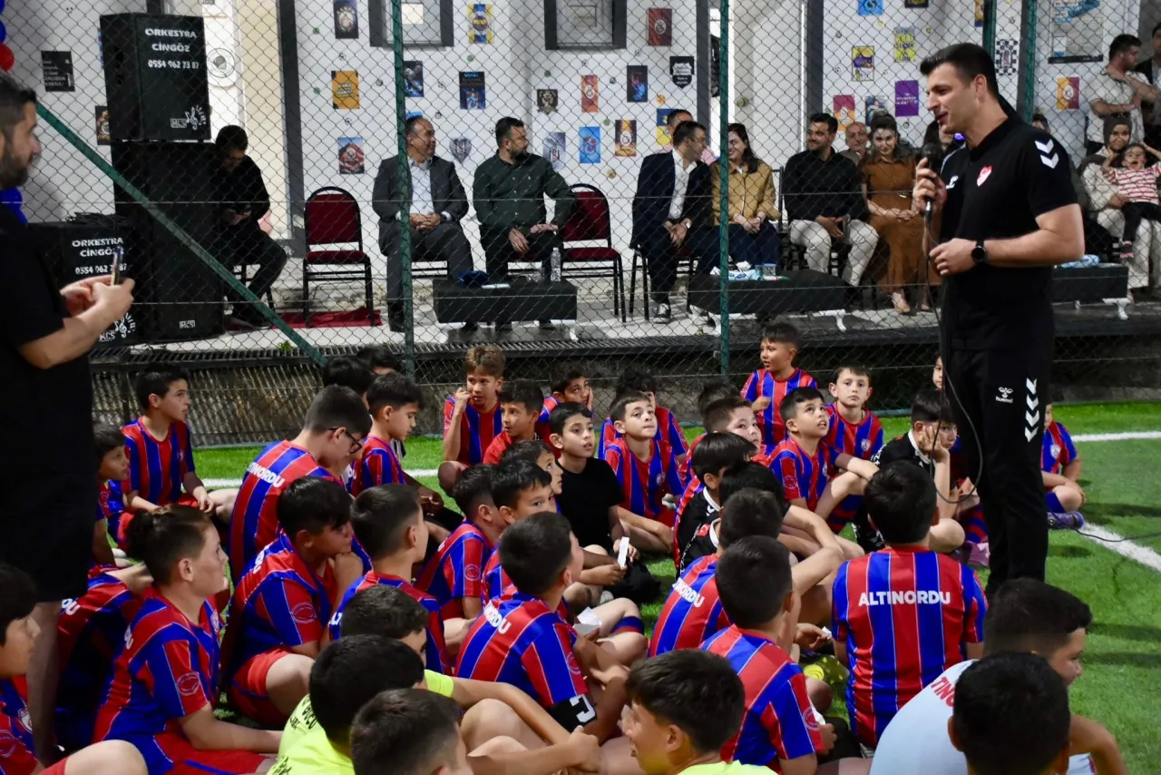 Dazkırı’da Futbol Şöleni Başladı 3