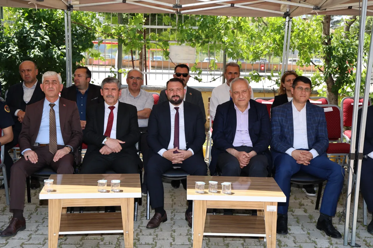 Dinar Protokolü Yıl Sonu Sergisinde Buluştu 2