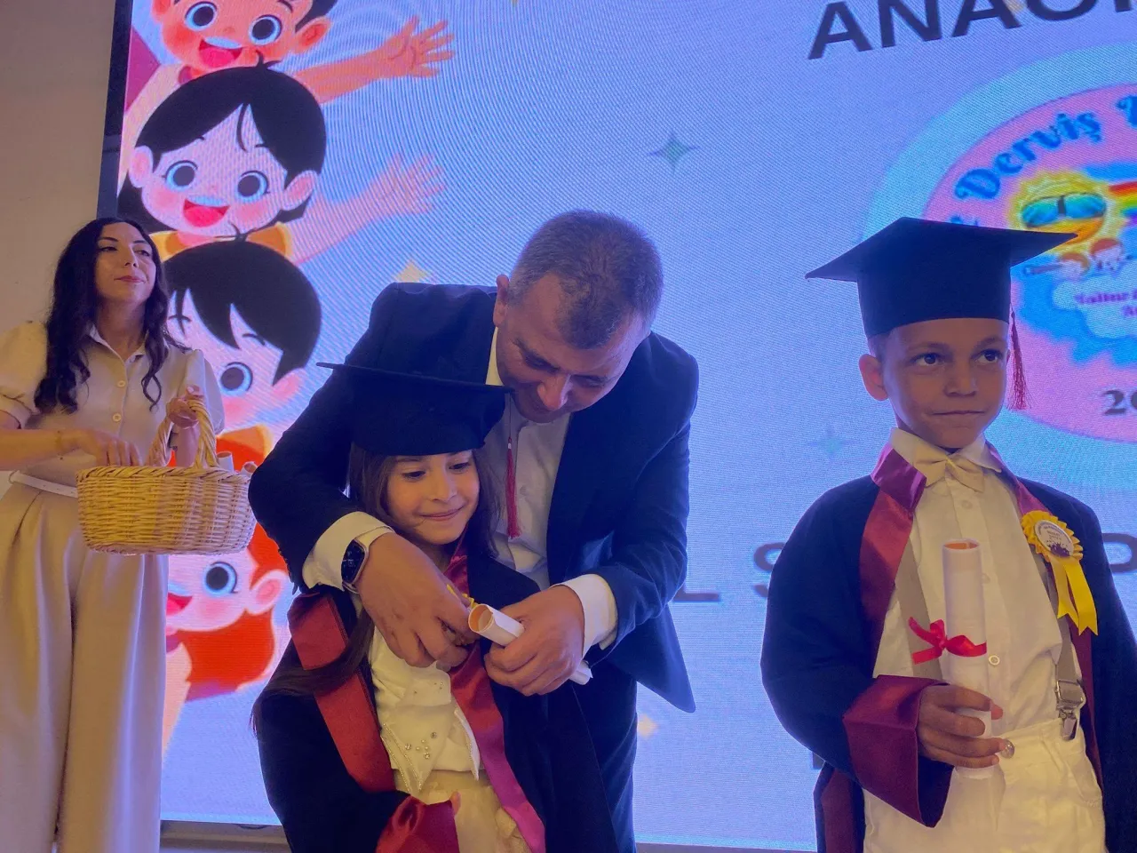 Emirdağ’da Miniklerin Mezuniyet Coşkusu 5