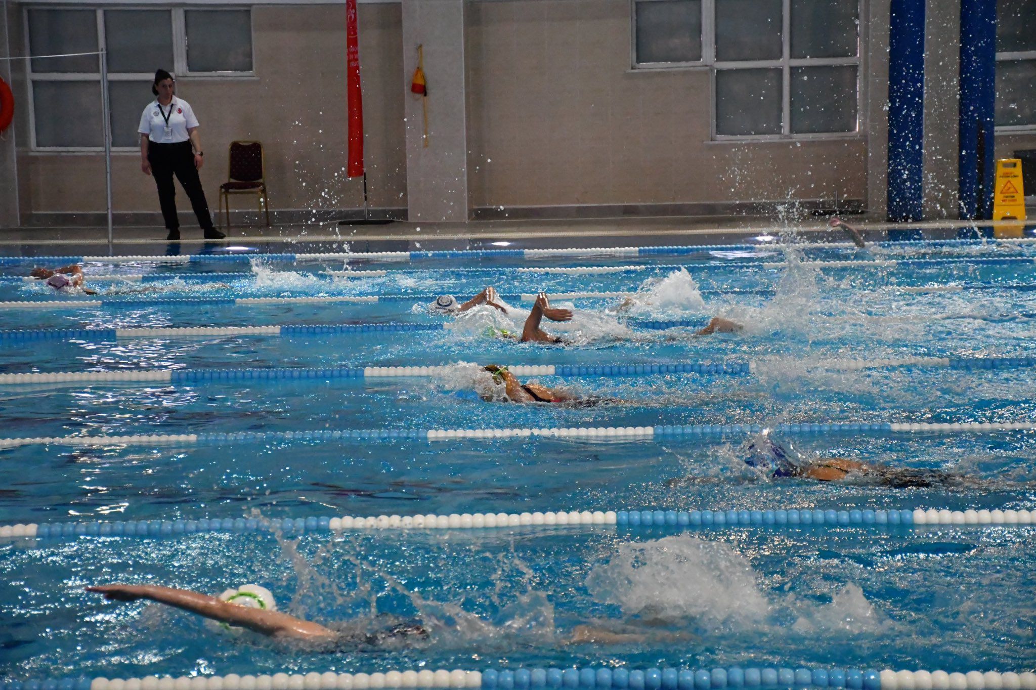 Genç Sporcular Afyonkarahisar Yüzme Havuzunda Buluşuyor (1)