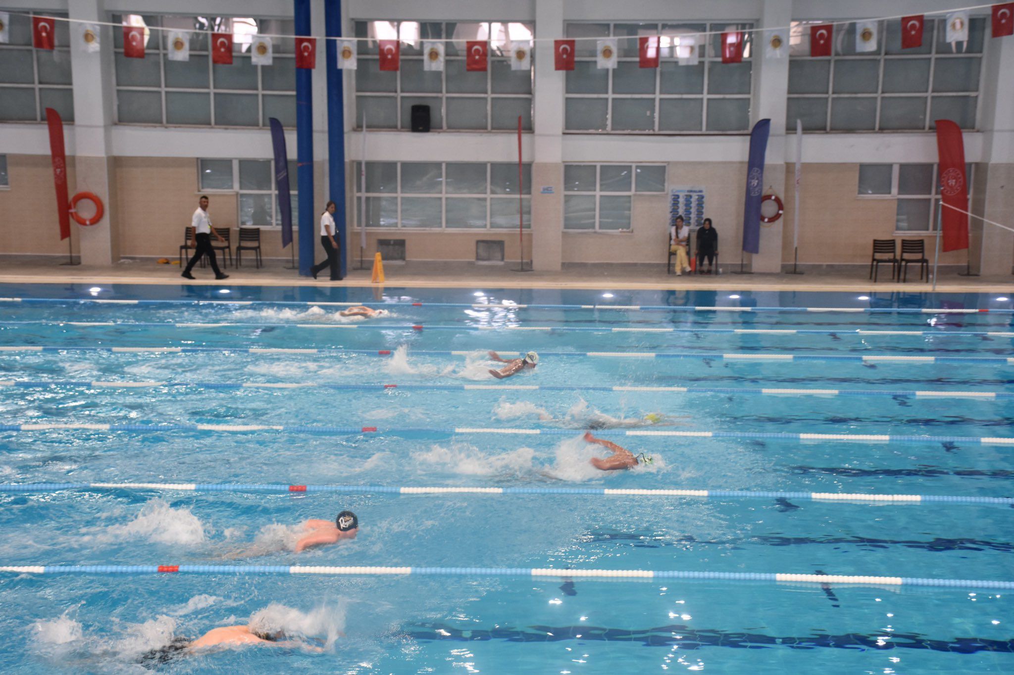 Genç Sporcular Afyonkarahisar Yüzme Havuzunda Buluşuyor (2)