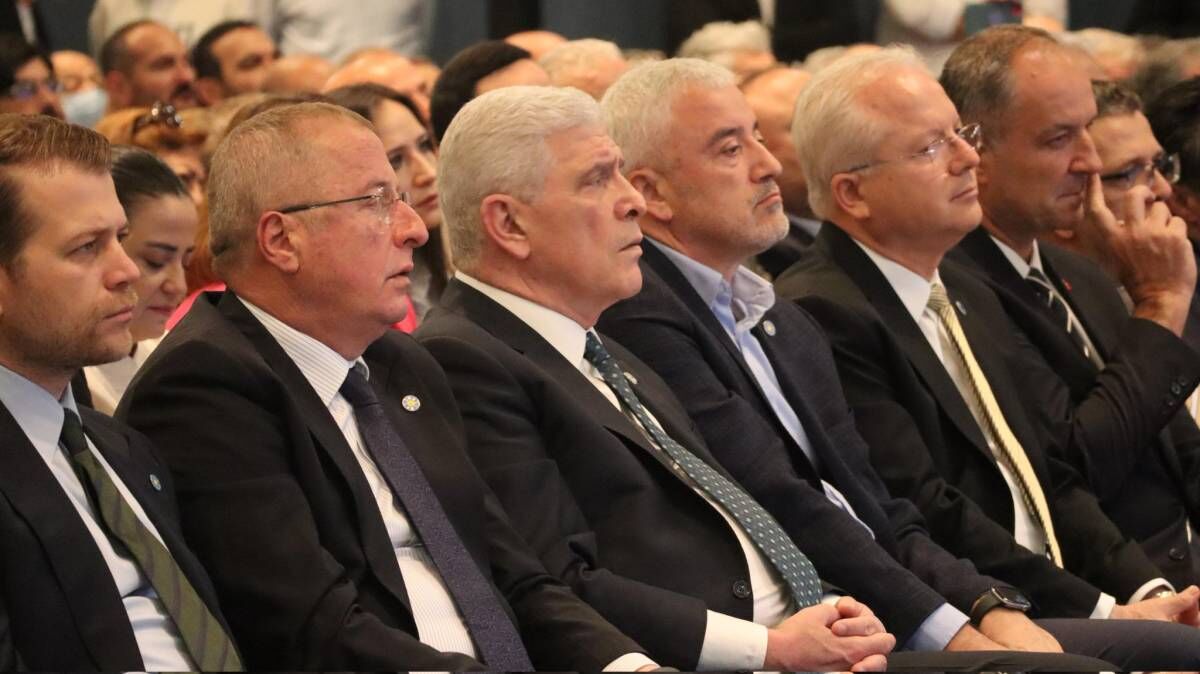 İyi̇ Parti 3-5