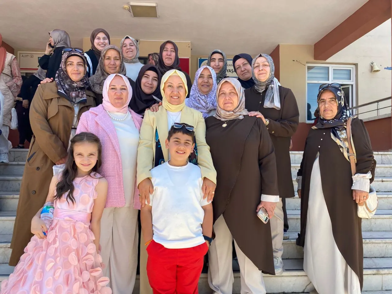 Kaymakam Ve Belediye Başkanı Kurdele Kesti 6