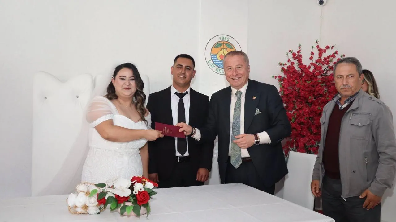 Milletvekili Olgun Genç Çiftin Şahidi Oldu 1
