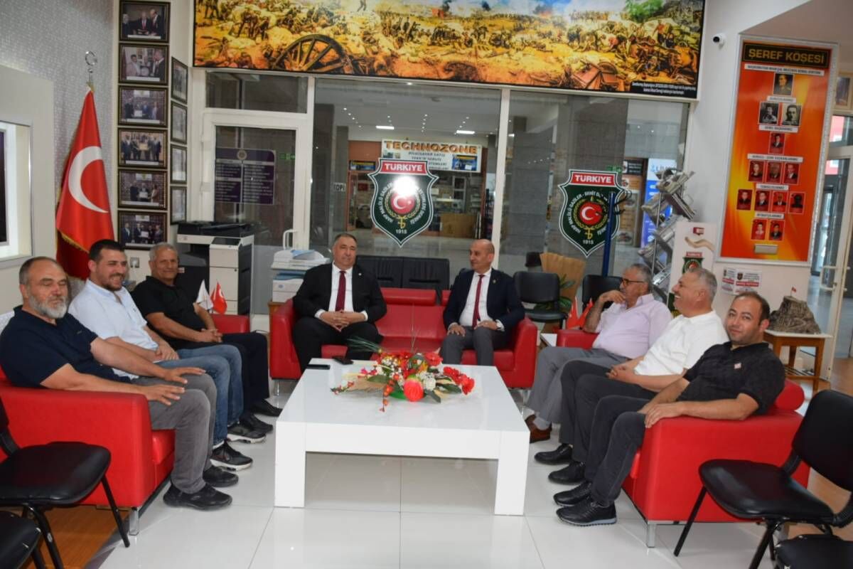 Mısırlıoğlu Şehit Aileleri Ve Esnafla Buluştu1