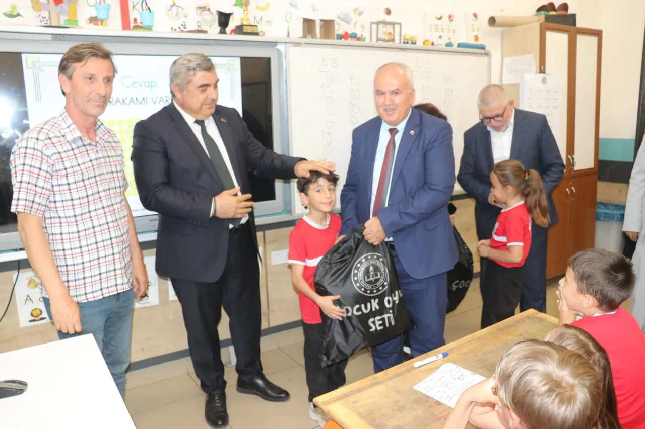 Mudur Sunnetciden Hoca Ahmet Yesevi Ilkokuluna Ziyaret 2 6A3Bd13D3F08B