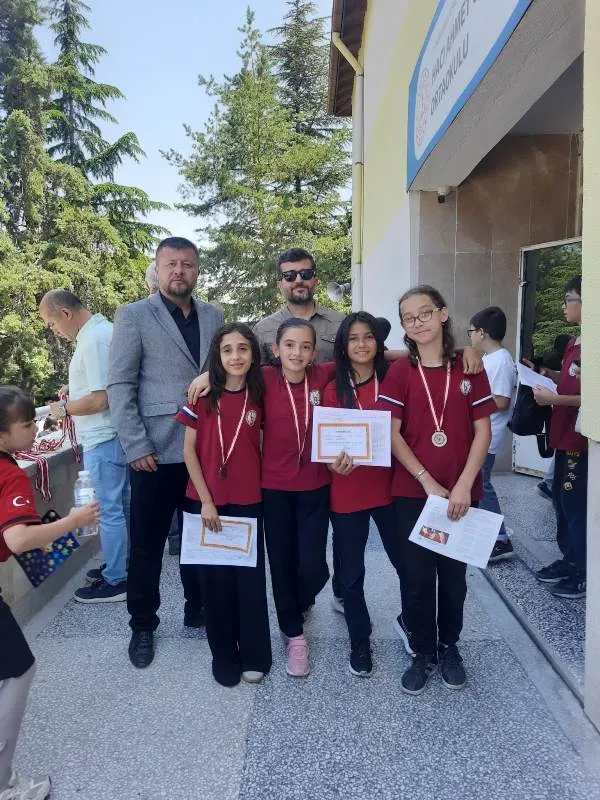 Muhtar Hasan Sezgin Başarılı Öğrencileri Ödüllendirdi (4)