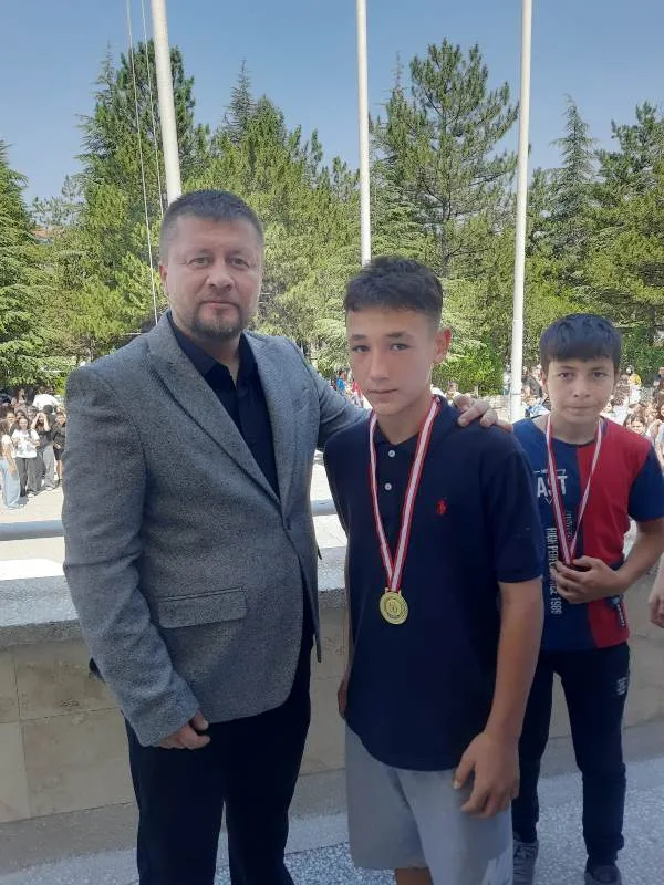 Muhtar Hasan Sezgin Başarılı Öğrencileri Ödüllendirdi (5)