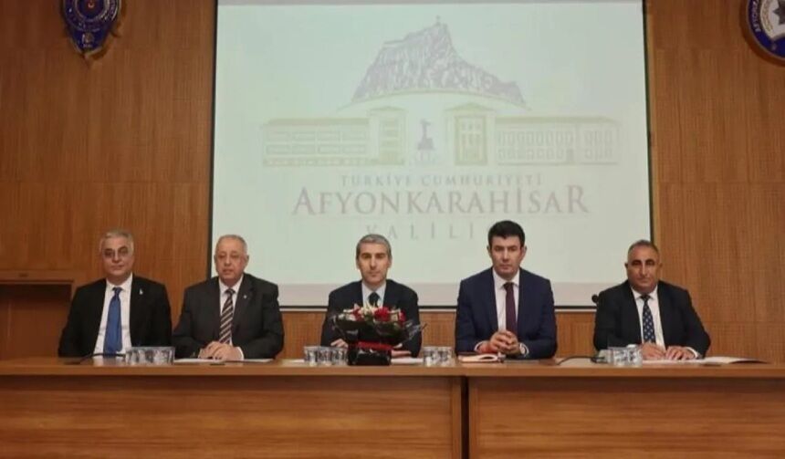 Muhtarlar Sorun Ve Taleplerini Valilik Toplantisinda Dile Getirdi 6A1F416C5A613-1