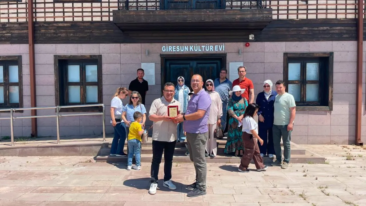 Öğretmenler Giresunlular Şehitliği'nde 1