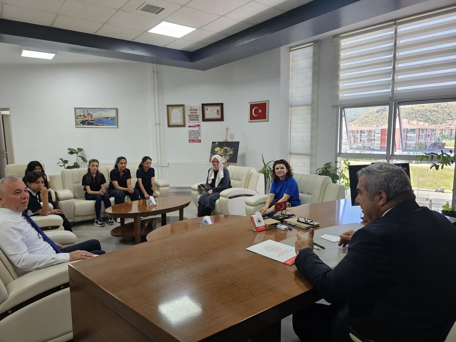 Şampiyon Öğrencilerden Müdür Sünnetci’ye Ziyaret (1)
