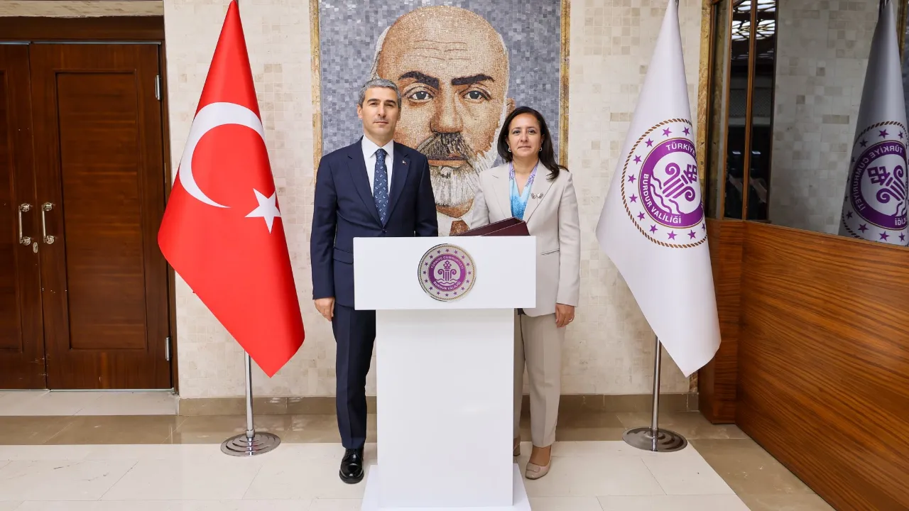 Vali Aktaş Burdur Valisi Bilgihan'ı Ziyaret Etti