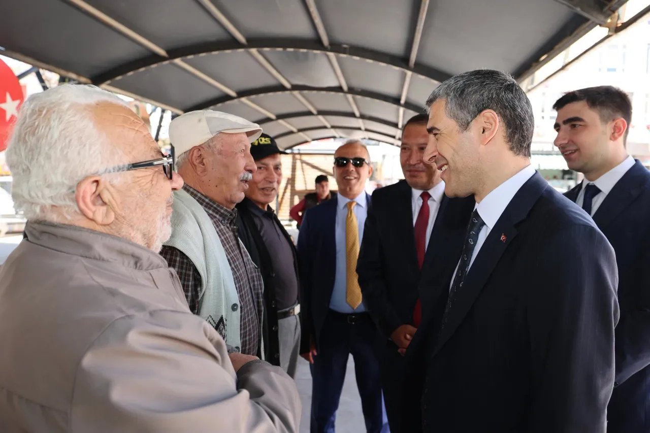 Vali Aktaş Dinar’da Sahaya İndi 4