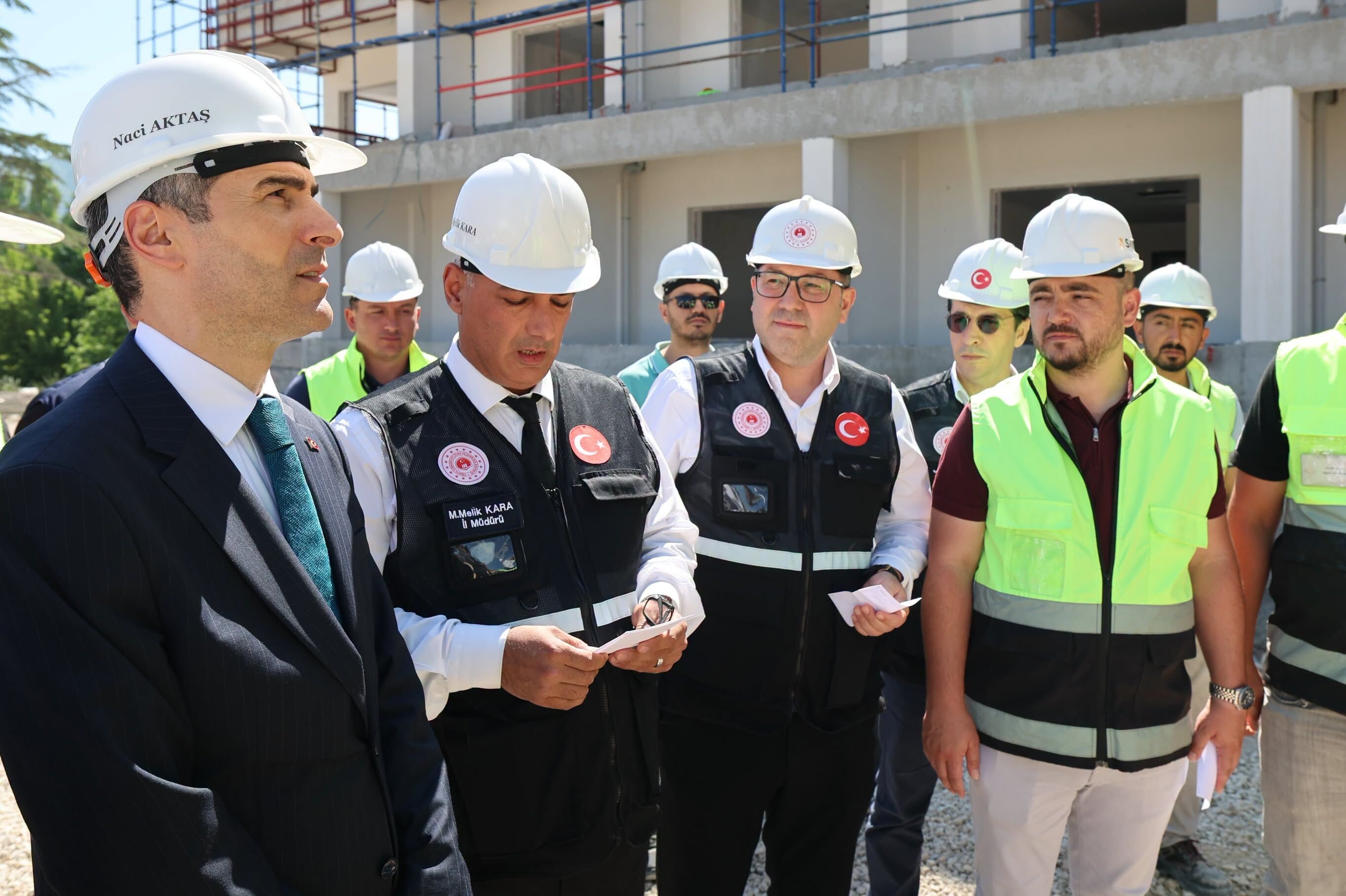 Vali Aktaş Huzurevi İnşaatında İncelemelerde Bulundu4