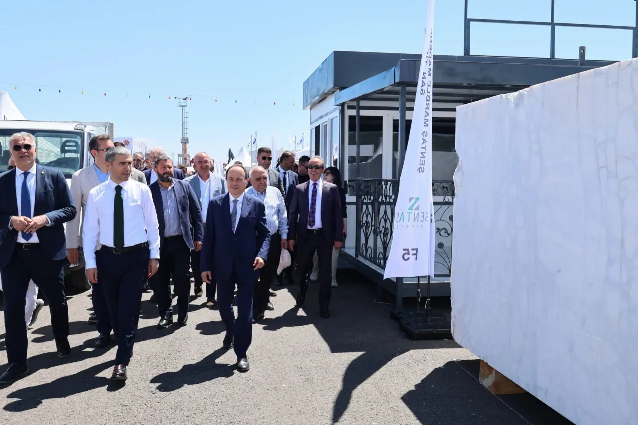 Vali Aktaş Mermer Fuarı Alanını İnceledi 2