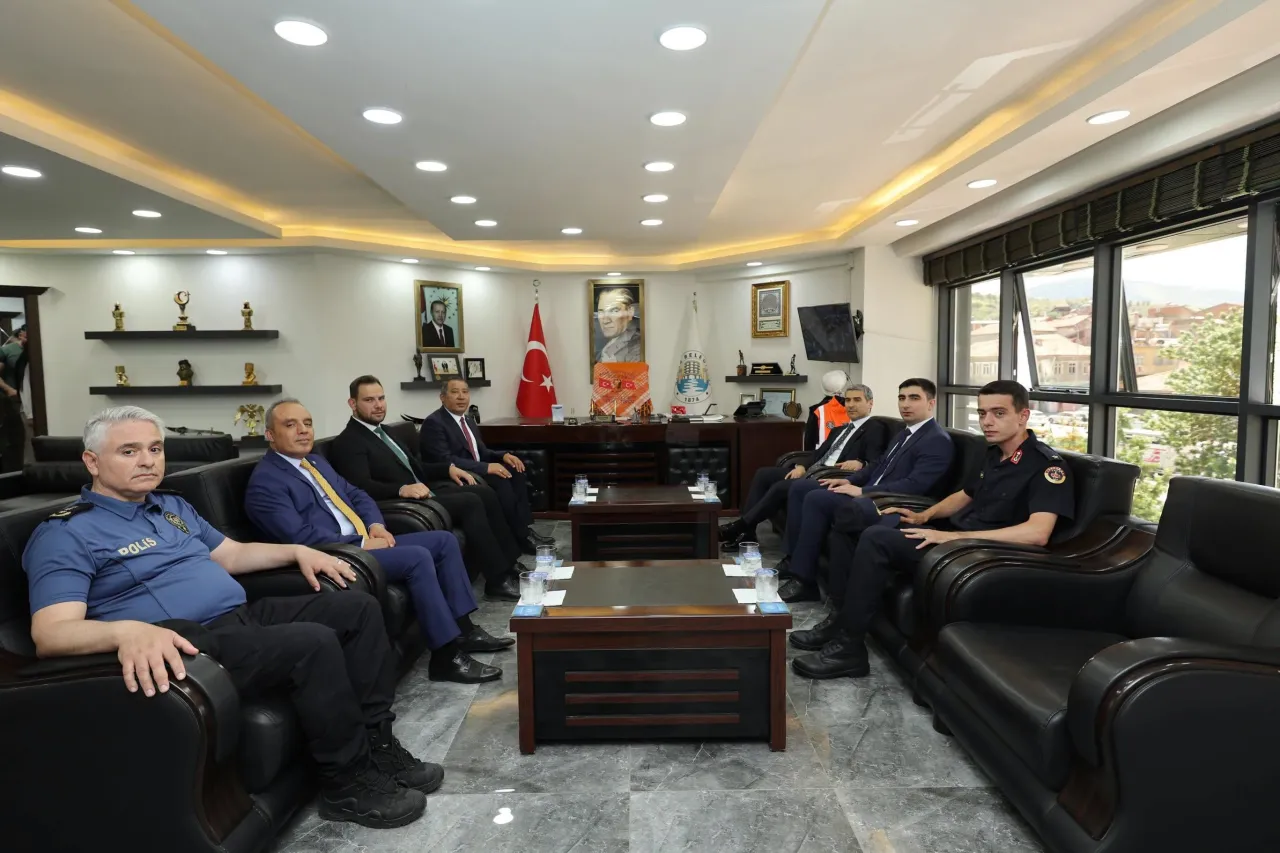 Vali Aktaş’tan Dinar Belediyesi’ne Ziyaret 4