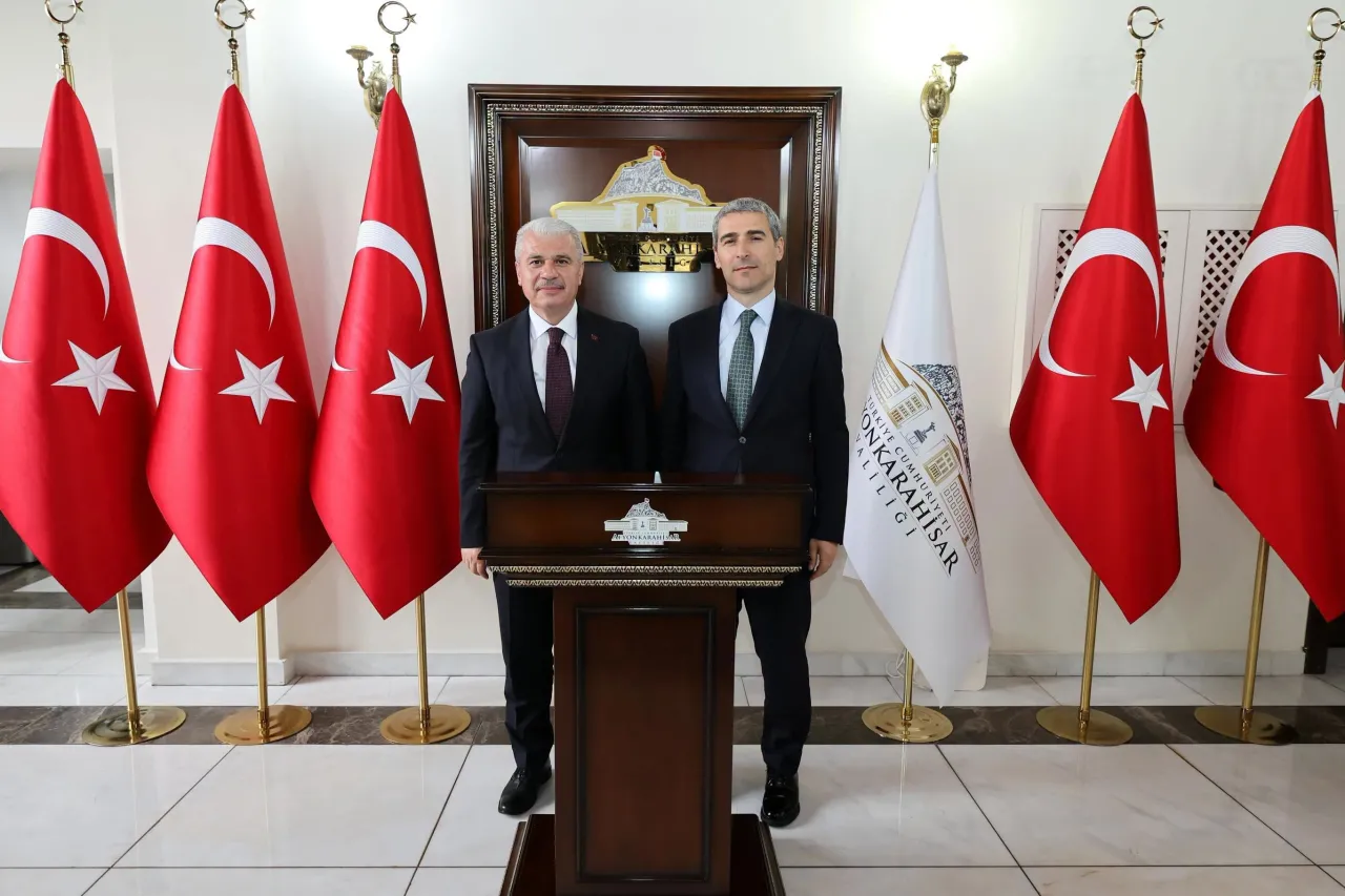 Vali Naci Aktaş Komşu İlin Valisini Ağırladı 2