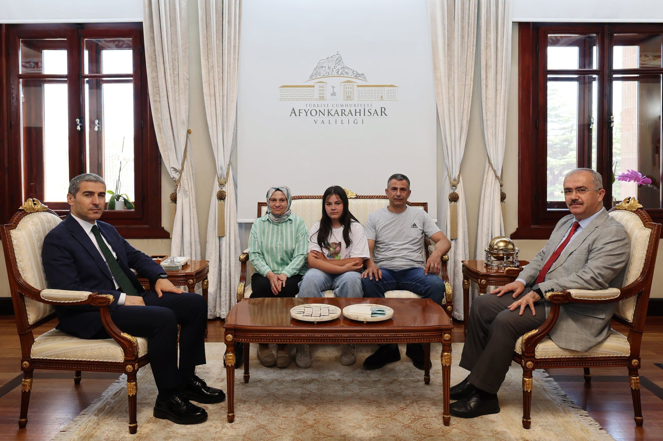 Afyon Valiliği’nde Anlamlı Buluşma (1)
